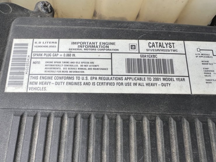 2001-chevrolet-suburban-image-13