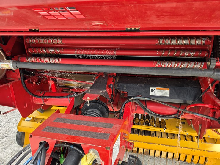 2013-new-holland-br7090-image-4