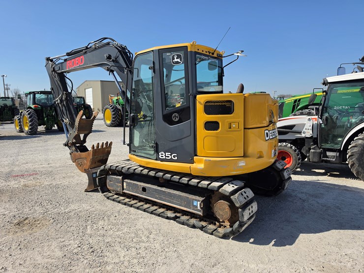 2018-deere-85g-image-15