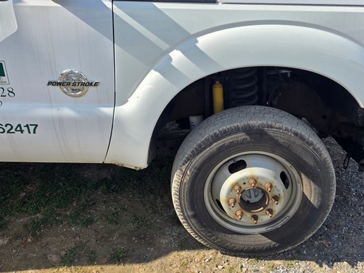 2014-ford-f350-image-32