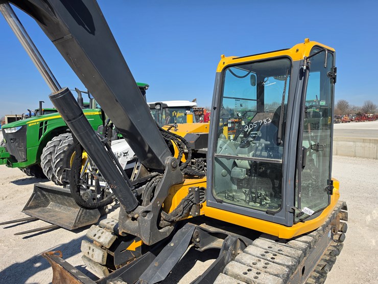 2018-deere-85g-image-5