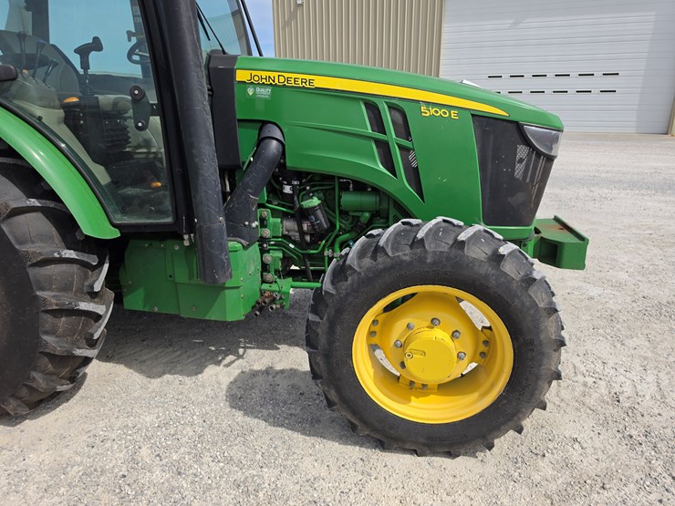 2019-john-deere-5100e-image-4