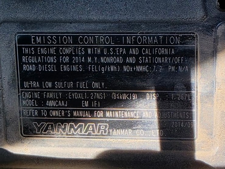 2014-john-deere-1025r-image-31