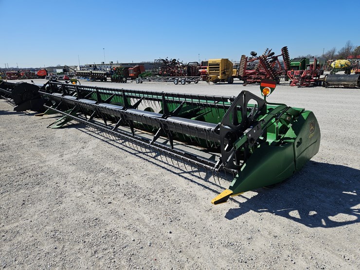 2013-john-deere-630f-image-13