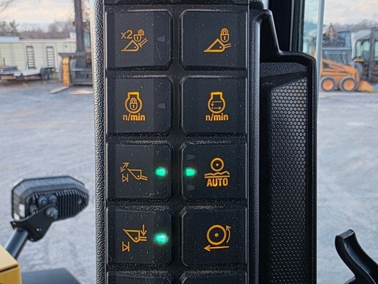 2024-caterpillar-930-image-87