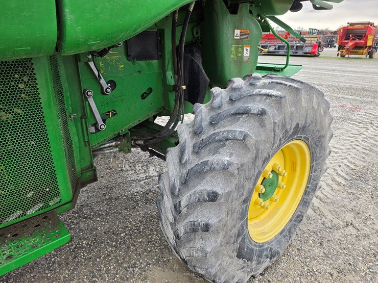 2006-john-deere-9560-sts-image-15