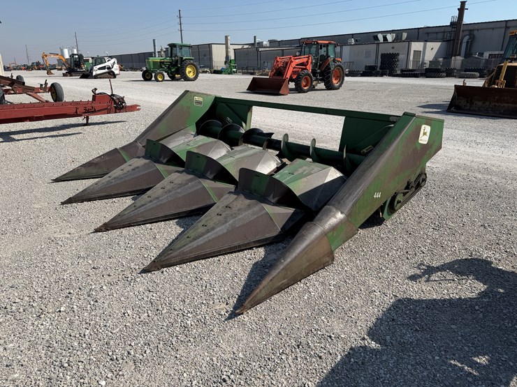 john-deere-444-image-1