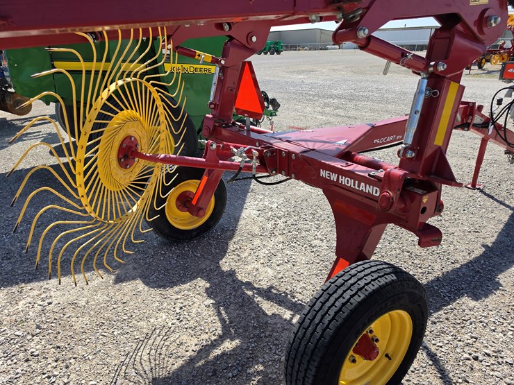 2022-new-holland-819-image-8