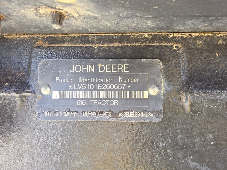 2009-john-deere-5101e-image-25