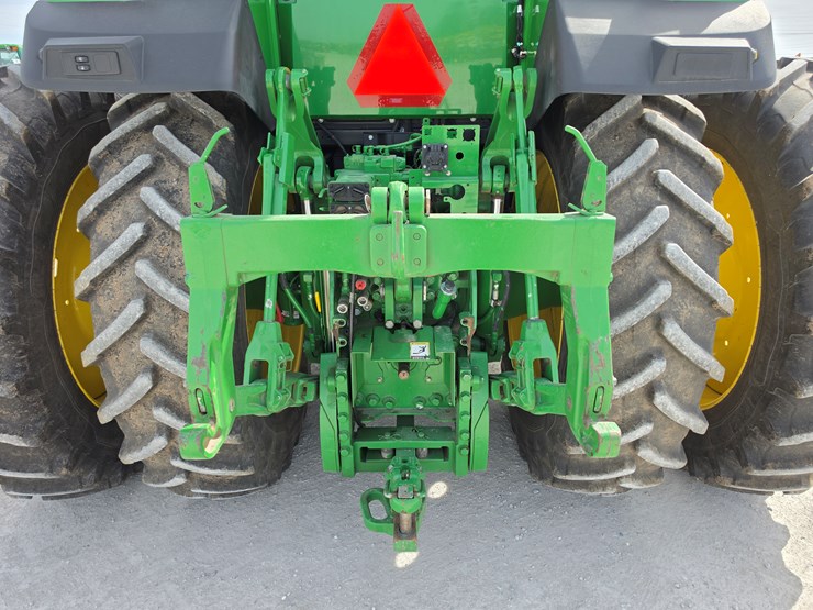 2021-john-deere-7r-210-image-10
