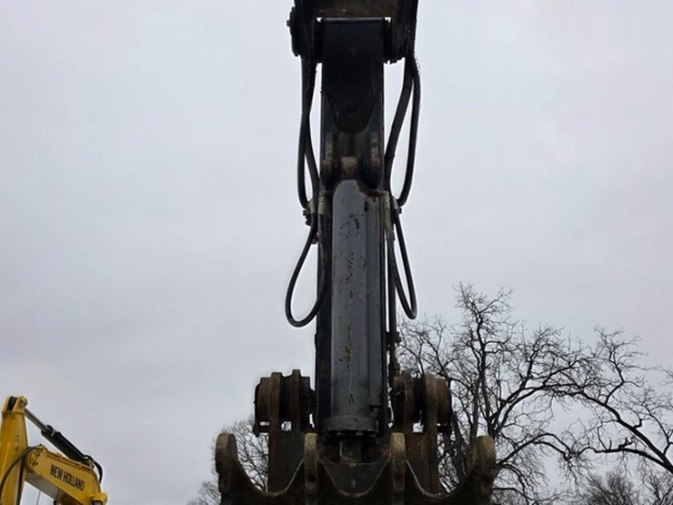 2012-deere-200d-lc-image-53