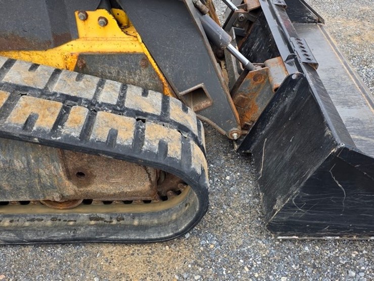 2008-new-holland-c185-image-8