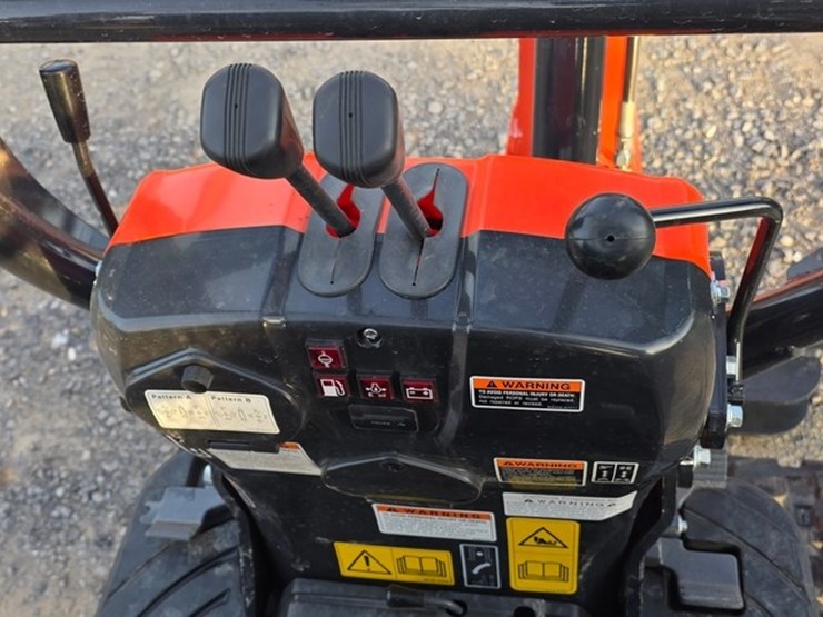 2023-kubota-u10-5-image-36