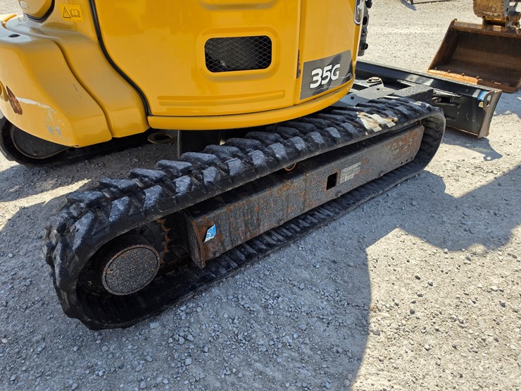 2022-deere-35g-image-19