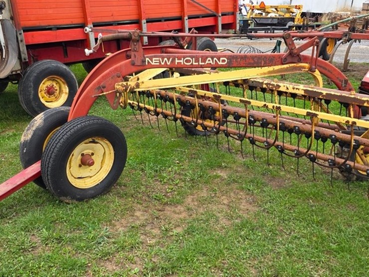 new-holland-258-image-2