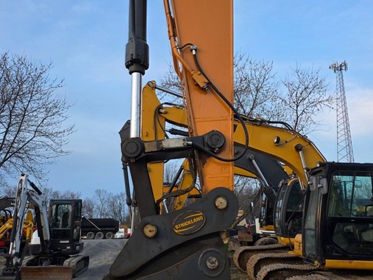 2022-case-cx250d-image-54