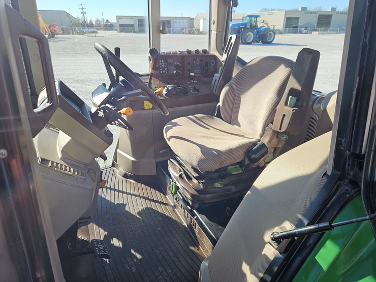 2002-john-deere-6420-image-17