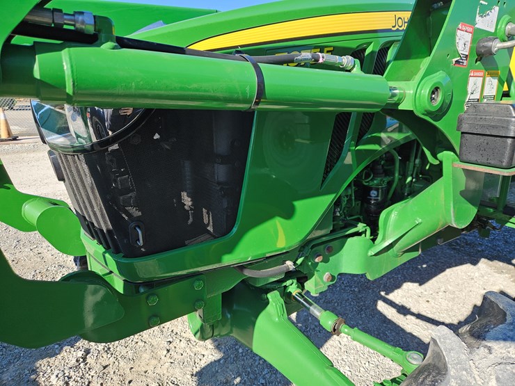 2018-john-deere-5075e-image-22