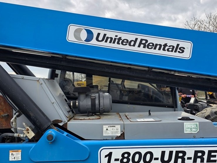 2011-genie-gth844-image-25