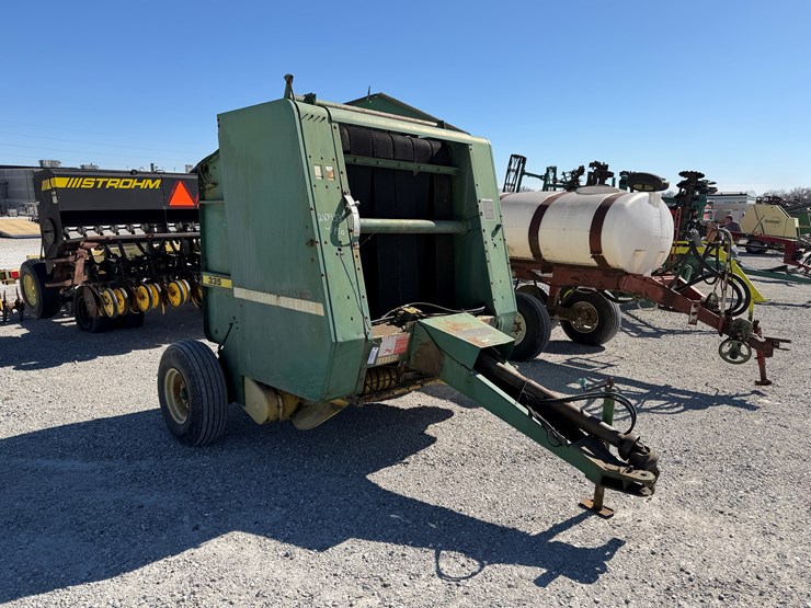 john-deere-335-image-8