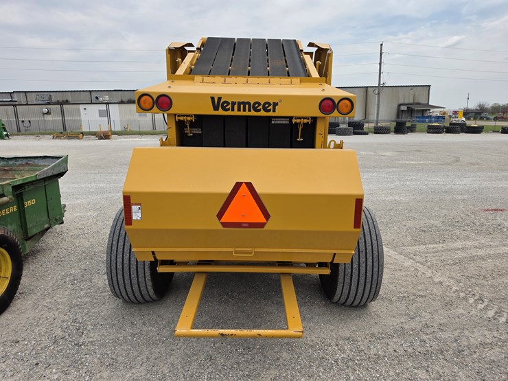 2016-vermeer-604n-image-7