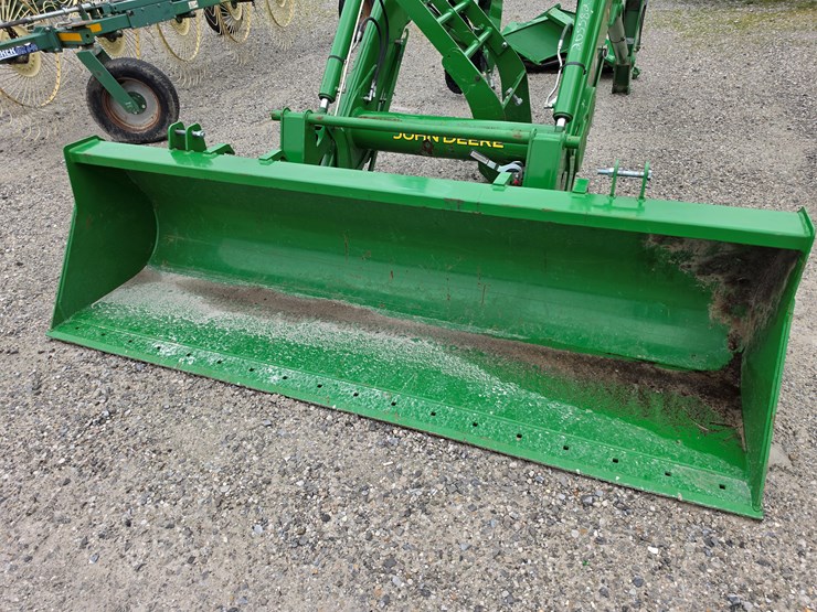 2021-john-deere-700m-image-2
