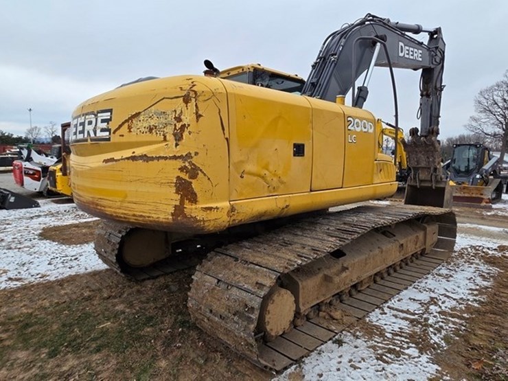 2012-deere-200d-lc-image-3