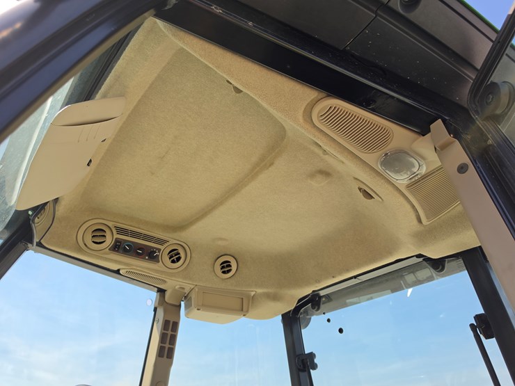 2009-john-deere-5101e-image-17