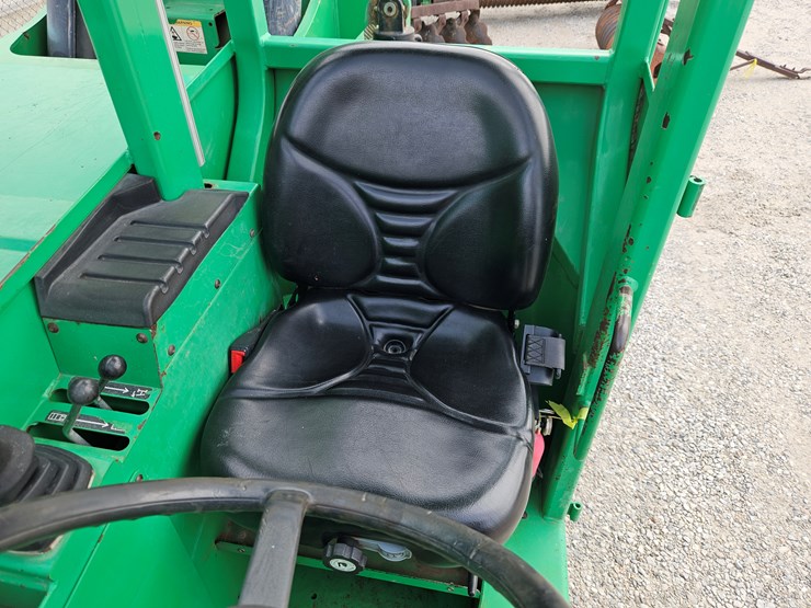 2016-jlg-8042-image-8