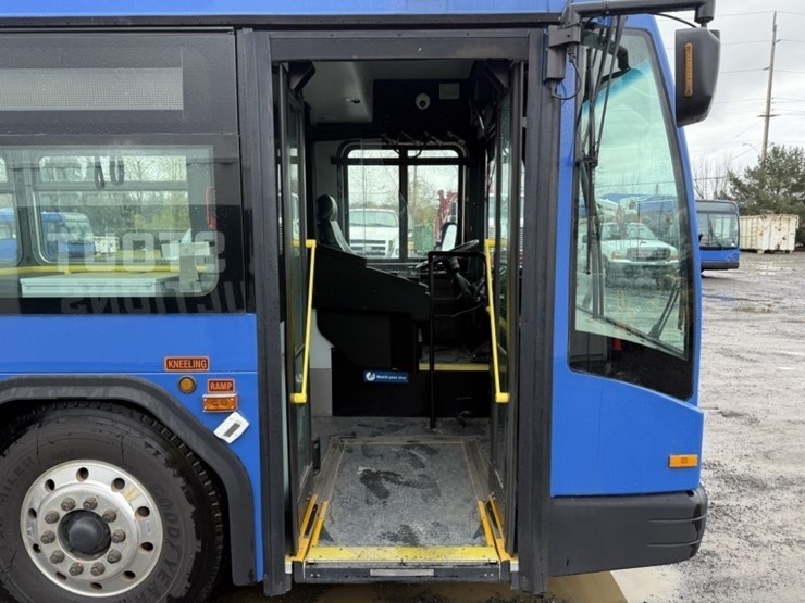2012-gillig-40'-electric-transit-bus-image-17