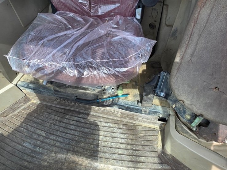 2002-john-deere-6420-image-54