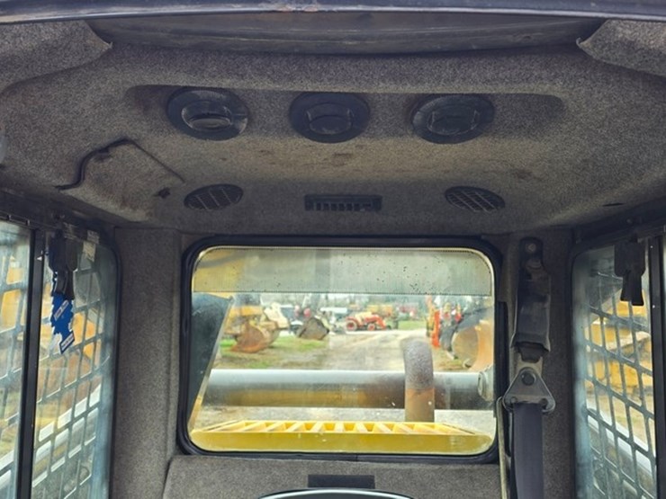 2008-new-holland-c185-image-47