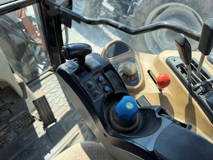 2004-agco-rt100a-image-17