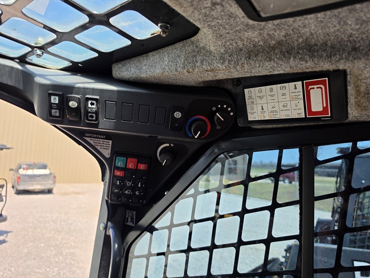 2023-deere-325g-image-11