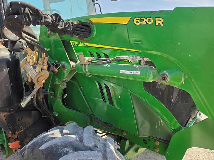2016-john-deere-6110r-image-22