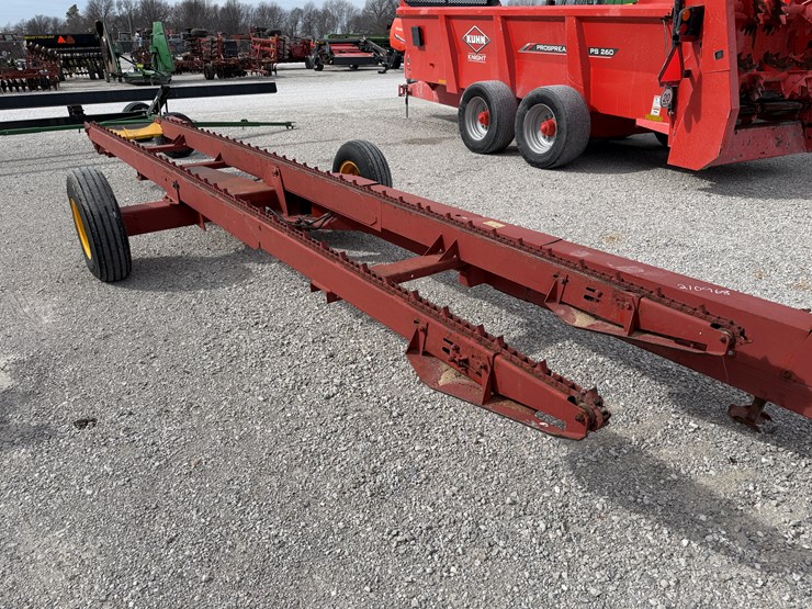 new-holland-85-image-3