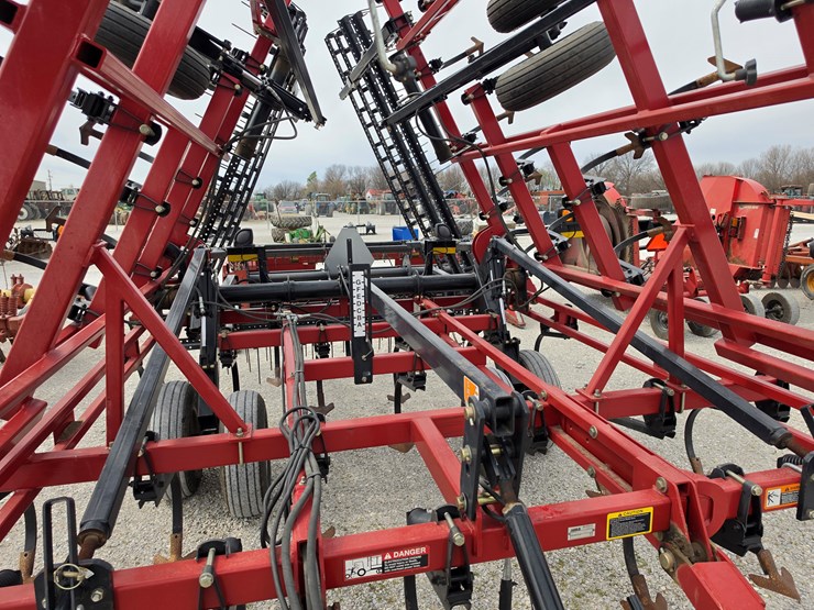 2011-case-ih-200-image-4