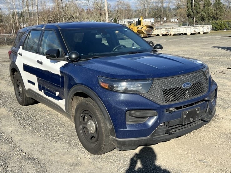 2020-ford-explorer-image-2