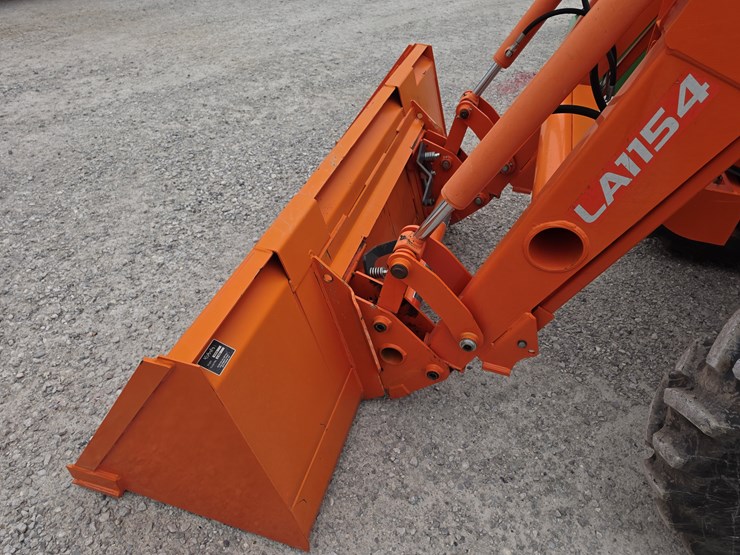 2014-kubota-m6060-image-6