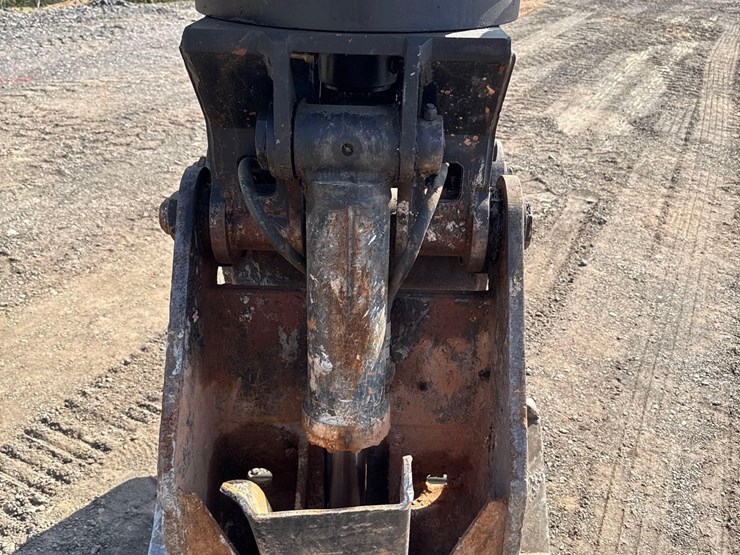 2023-kobelco-sk210-lc-11-image-11