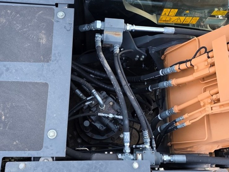 2022-case-cx250d-image-70