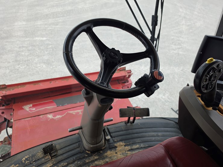 2013-case-ih-8230-image-9