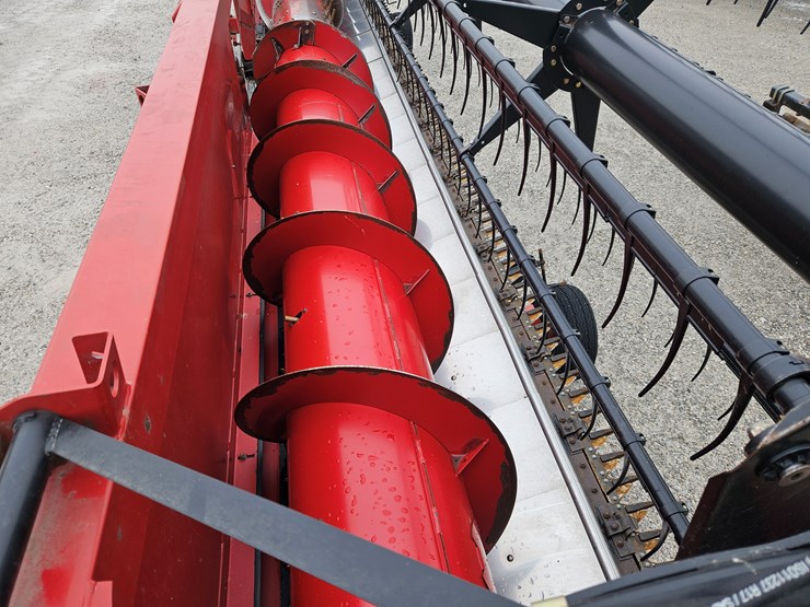 2013-case-ih-3020-image-11