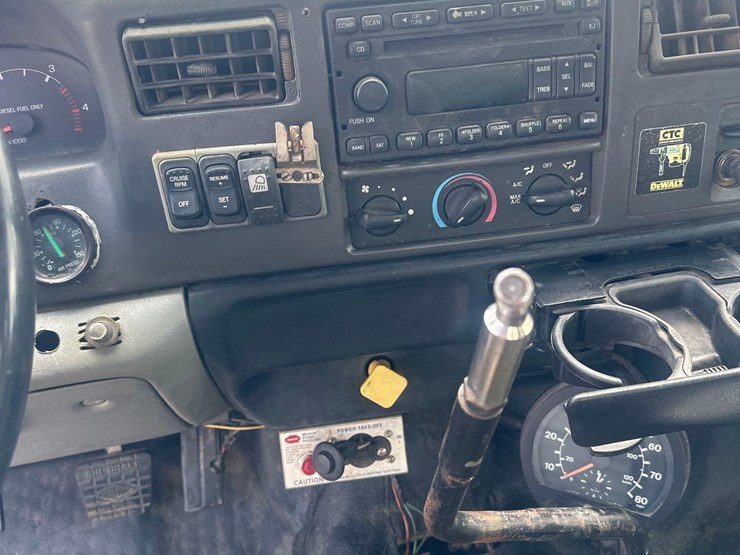 2005-ford-f650-image-32