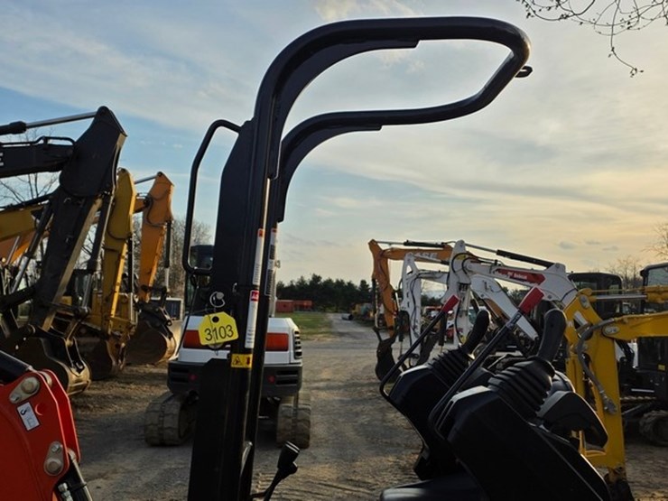 2023-kubota-u10-5-image-12