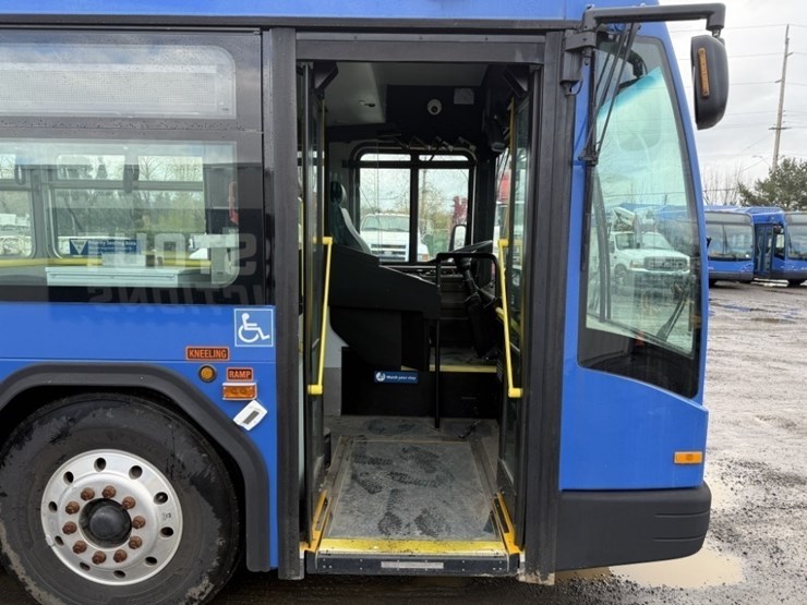 2012-gillig-40'-electric-transit-bus-image-17
