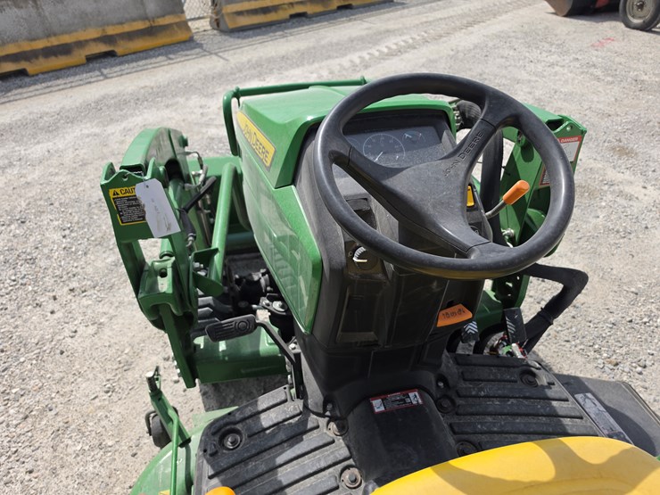 2018-john-deere-1023e-image-13