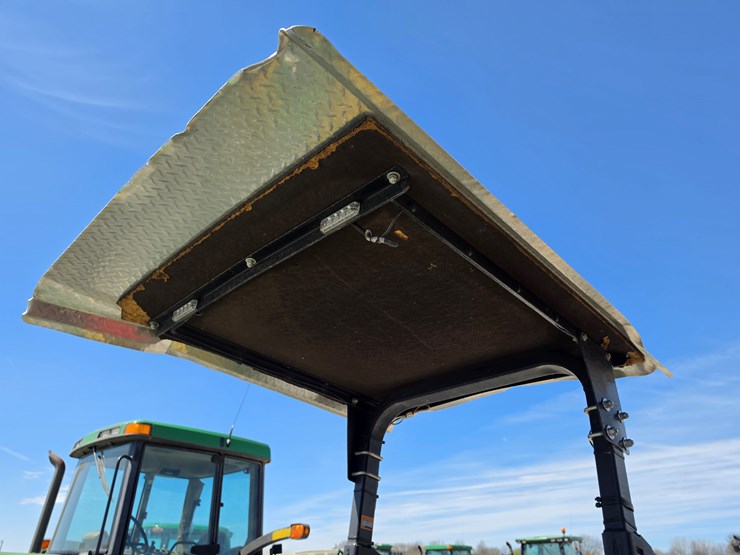 2014-john-deere-5085m-image-12