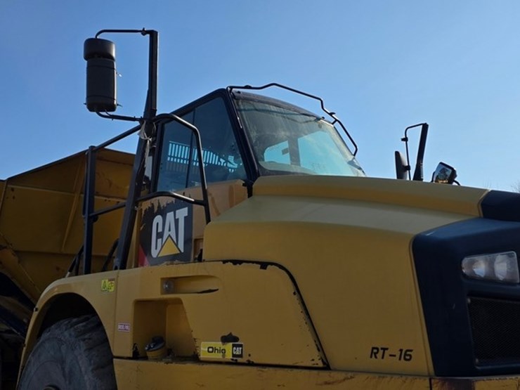 2014-caterpillar-740b-image-56