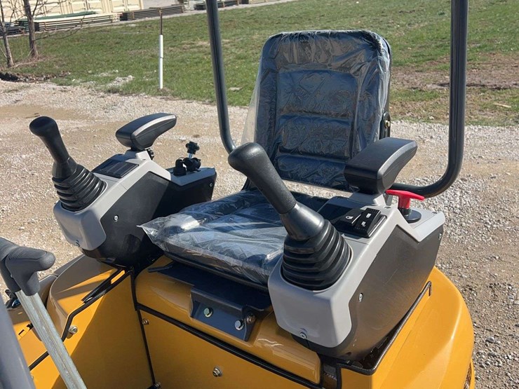 sdlanch-sdle20-mini-excavator-image-11